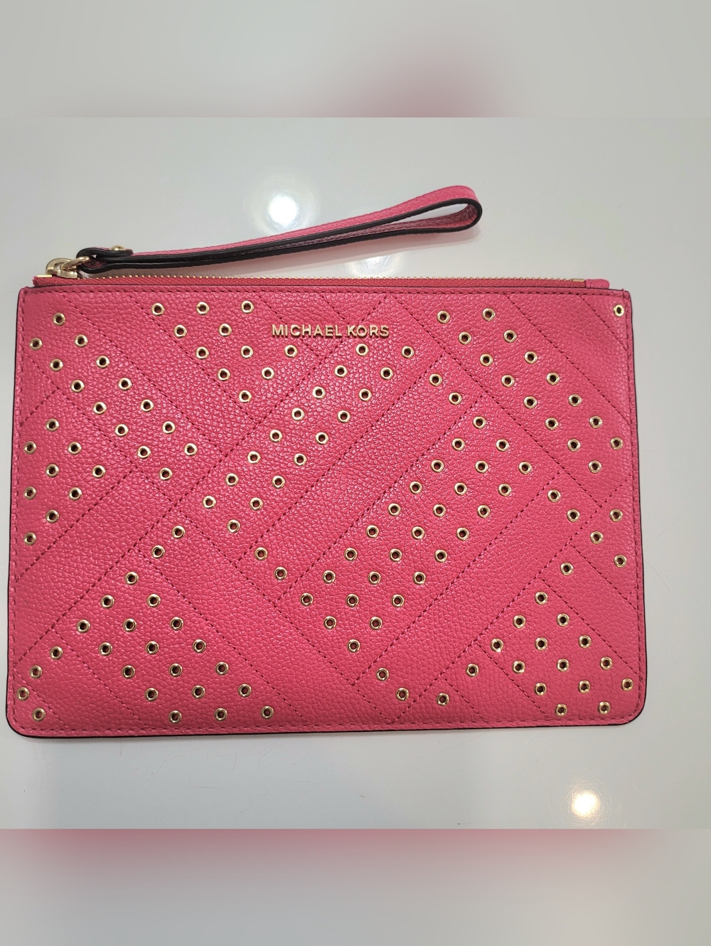 MICHAEL KORS Pink Quilted Eyelet Wristlet Cluth